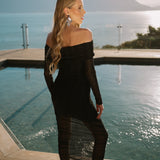 Vestido Feminino Anna Tule lurex Prata, com Drapeado Laterais Decote Reto Ombro à ombro.