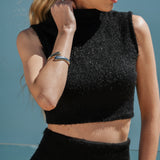 Blusa feminina Nina em Tricot Felpado sem Mangas com Gola Alta