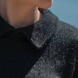 Blusa Feminina Nina em Tricot Felpado, com Mangas Longas e Gola em Ponta.