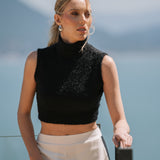 Blusa feminina Nina em Tricot Felpado sem Mangas com Gola Alta