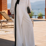 Calça de Moletom Luna, com Shape Solto ao Corpo e Recortes Laterais