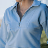 Blusa Moletom Feminino Luna com Abertura de Ziper e Recortes Contrastante